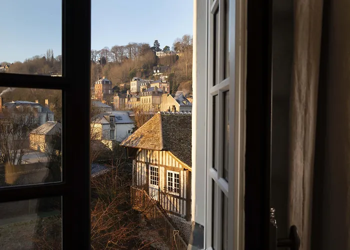 Saint-Delis Hotel & Spa - La Maison Du Peintre - Relais & Chateaux